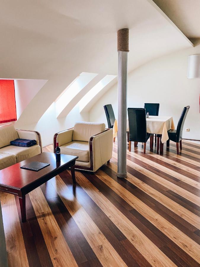Riverside Apartments Thalia كارلوفي فاري المظهر الخارجي الصورة
