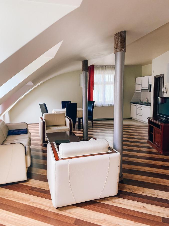 Riverside Apartments Thalia كارلوفي فاري المظهر الخارجي الصورة