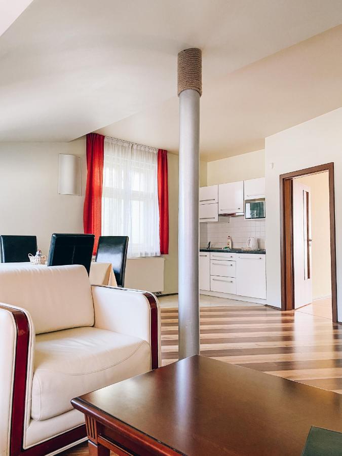 Riverside Apartments Thalia كارلوفي فاري المظهر الخارجي الصورة