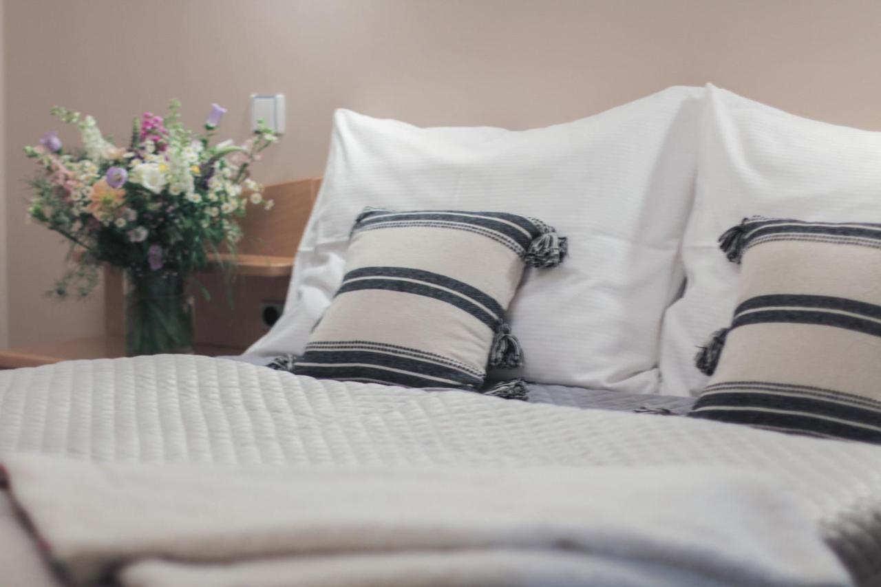 Riverside Apartments Thalia كارلوفي فاري المظهر الخارجي الصورة