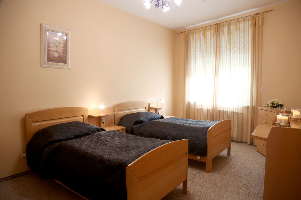 Riverside Apartments Thalia كارلوفي فاري المظهر الخارجي الصورة