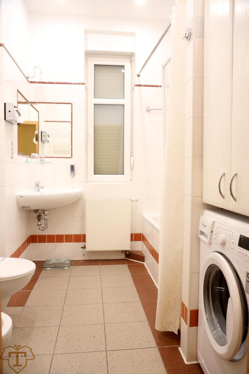 Riverside Apartments Thalia كارلوفي فاري المظهر الخارجي الصورة